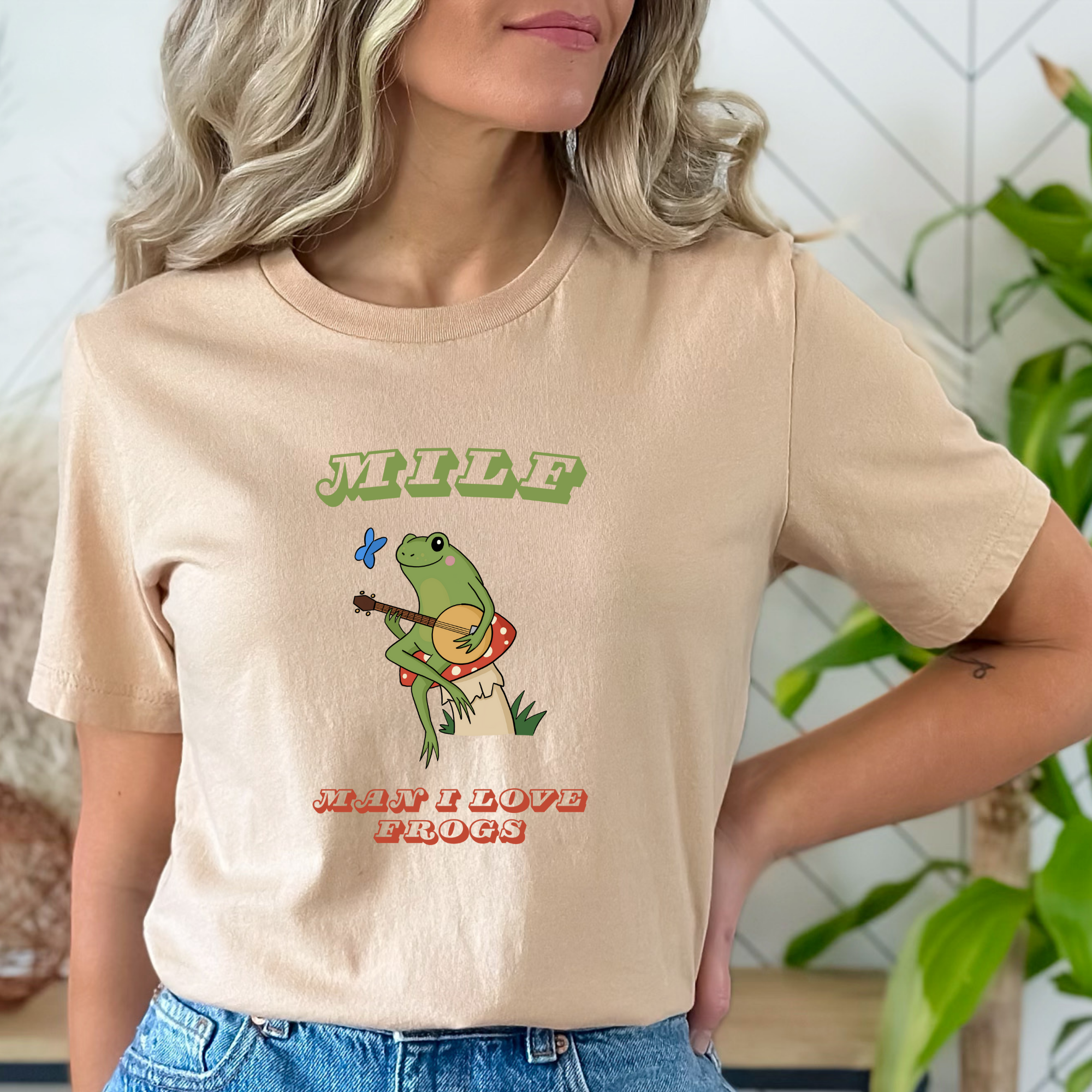 Retro Frog Shirt, Funny MILF Froggy Shirt, Cottagecore Froggy Tee, Oversized UNISEX T-shirt, Toad Shirt, Frog Lover shirt, Man I love frogs