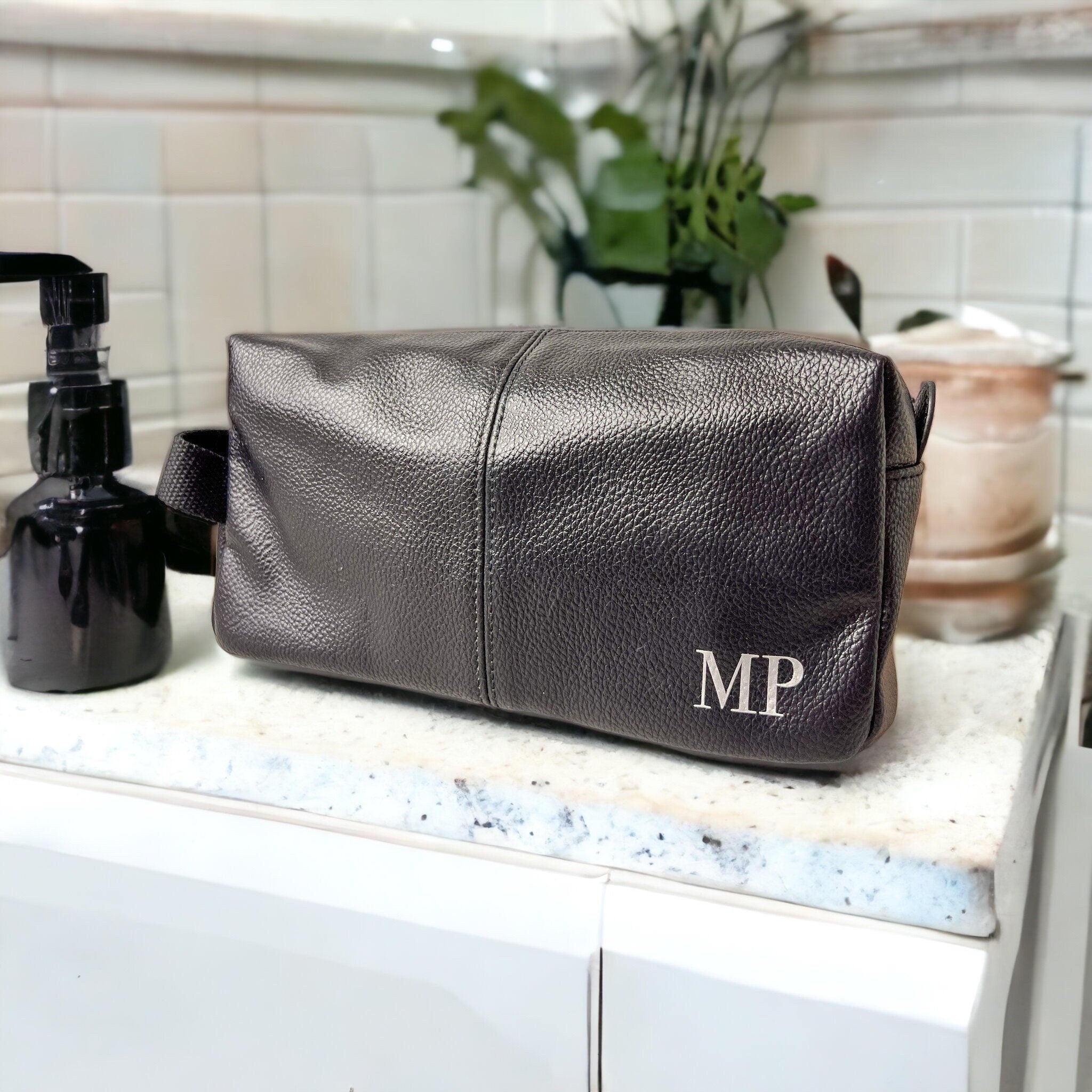 Black Men’s Wash Bag – Personalised Toiletry Bag for Men - Jessica Hollie GiftsBag