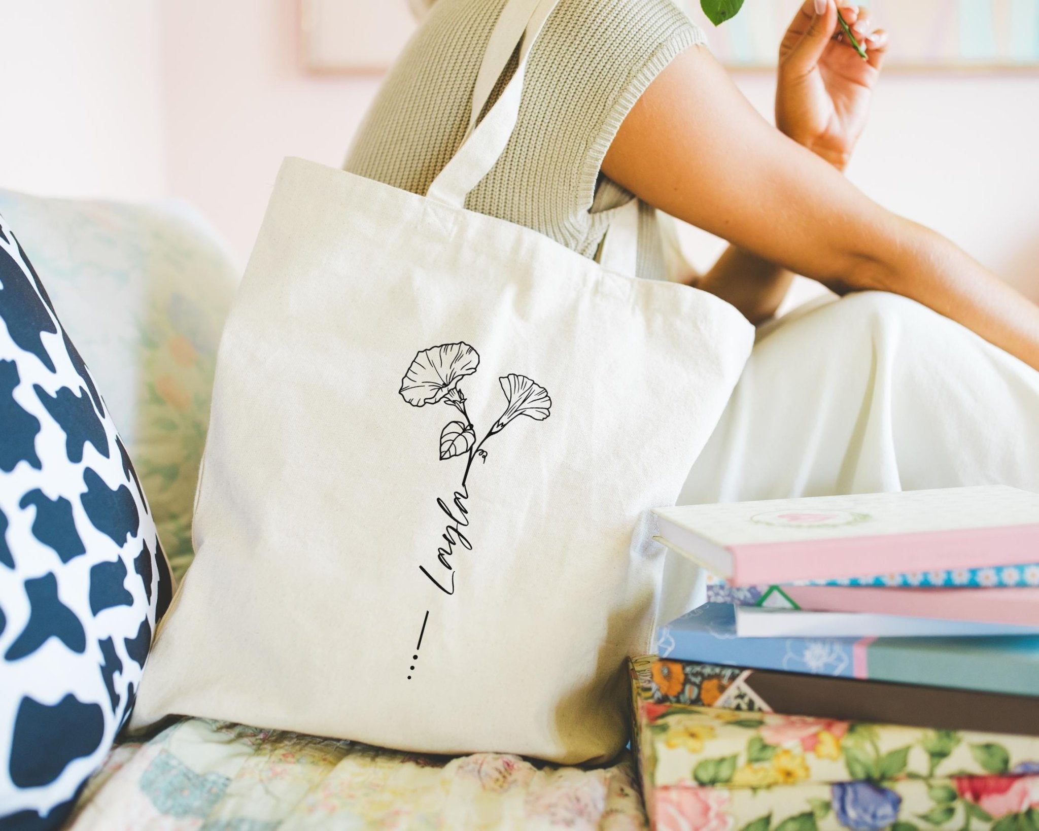 Bridesmaid Tote Bag, Birth Flower Floral Tote Bag, Personalized Tote Bags, Bridal Party Favors, Bridesmaid Gifts, Small Bridesmaid Bag - Jessica Hollie Gifts