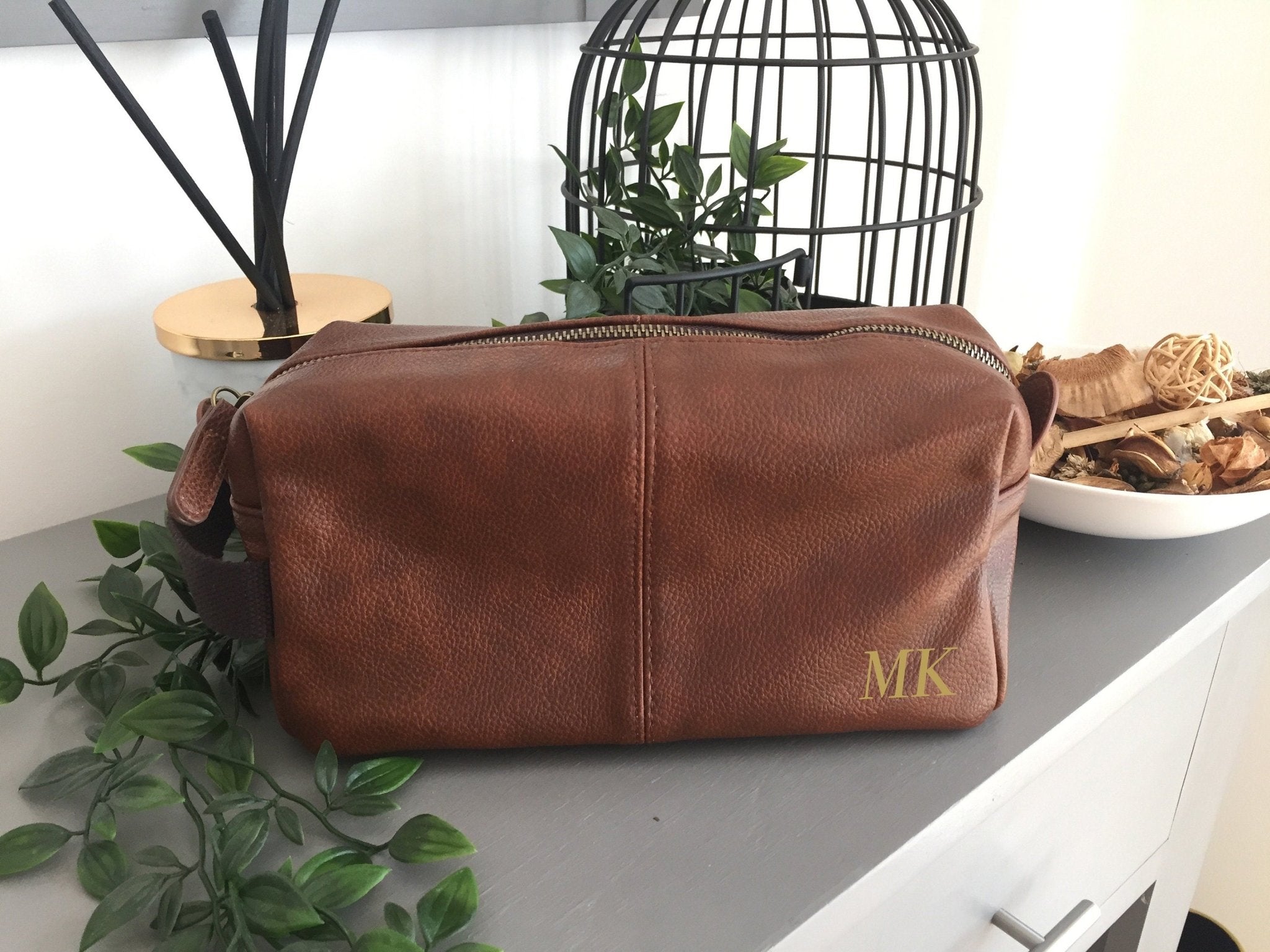 Brown Men’s Wash Bag – Personalised toiletry Bag for Men - Jessica Hollie GiftsBag