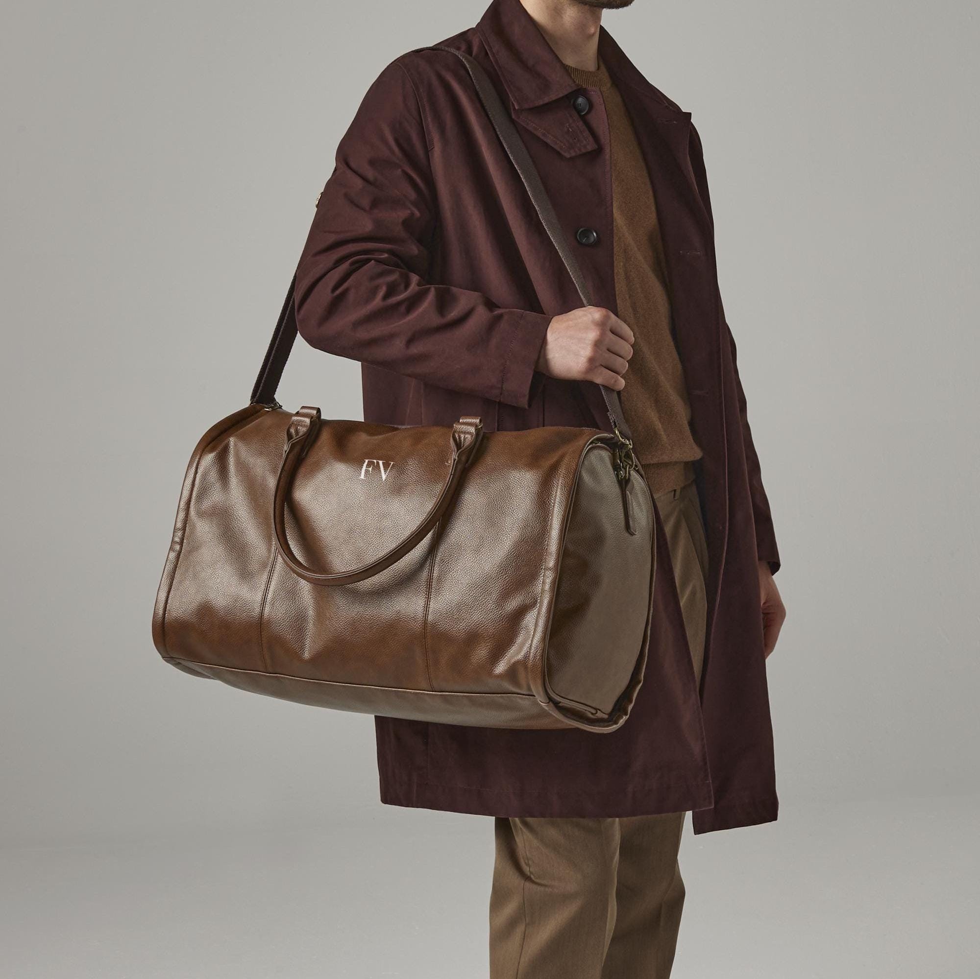 Personalised mens holdall weekend bag, Leather look bag, Faux leather Duffel bag, Best man gifts, Gifts for boyfriend, dad, Garment bag - Jessica Hollie Gifts